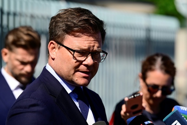 Bild vergr&ouml;&szlig;ern: Umweltminister Schneider gegen Vertiefung von Flüssen wegen Niedrigwassers