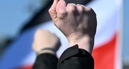 Mehr Rechtsextremisten in Hessen - Zahl der Straftaten nimmt ab
