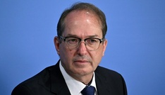 Dobrindt weist Befürchtungen zu Massenüberwachung durch Geheimdienst-Reform zurück