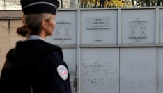 Russe wegen Hitlergruß vor Synagoge in Frankreich zu acht Monaten Haft verurteilt