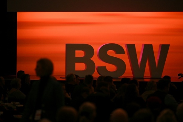 Bild vergr&ouml;&szlig;ern: Vor Landtagswahlen im Osten: Streit in BSW um Umgang mit AfD verschärft sich