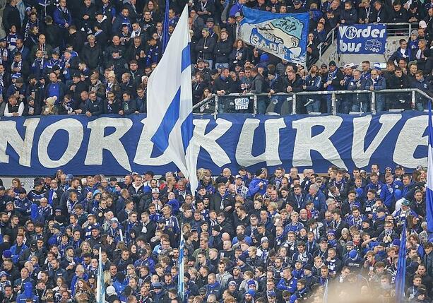 Bild vergr&ouml;&szlig;ern: Schalke-Chef kritisiert TV-Geld-Verteilung