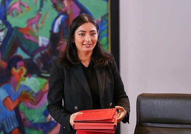 Bild vergr&ouml;&szlig;ern: Alabali Radovan will in Indonesien für Energie-Kooperationen werben