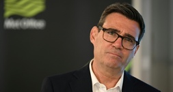 Medien: Premier Burnham fällt auf Imitator von US-Stabschefin Wiles rein