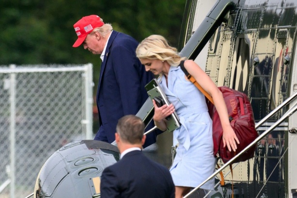 Bild vergr&ouml;&szlig;ern: Trump und Weißes Haus attackieren US-Journalistin wegen Frage zu Präsidenten-Mitarbeiterin
