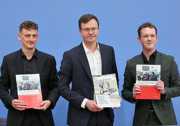 Bild vergr&ouml;&szlig;ern: AWO schlägt Zusammenlegung von Sozialleistungen vor