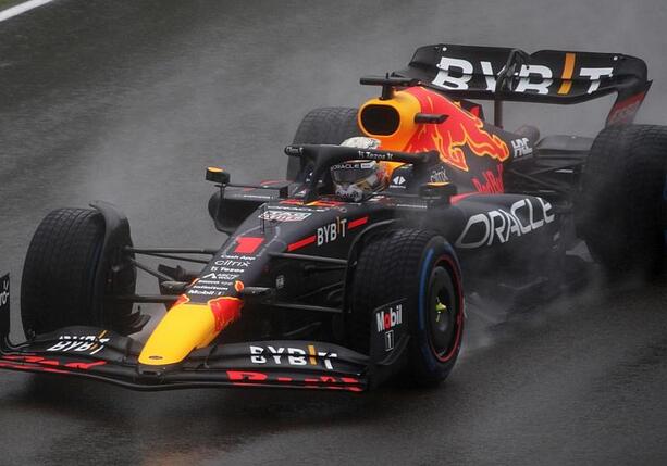 Bild vergr&ouml;&szlig;ern: Verstappen verlängert Vertrag bei Red Bull bis 2030
