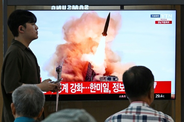 Bild vergr&ouml;&szlig;ern: Seoul: Nordkorea feuert rund zehn ballistische Raketen ab