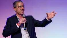 Per Anhalter: Französischer Präsidentschaftskandidat trifft Wähler