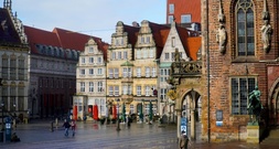 Tödlicher Faustschlag gegen Fußgänger in Bremen: Polizei ermittelt Tatverdächtigen