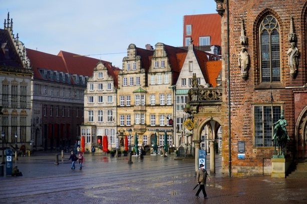 Bild vergr&ouml;&szlig;ern: Tödlicher Faustschlag gegen Fußgänger in Bremen: Polizei ermittelt Tatverdächtigen