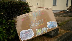 Merz dankt Einsatzkräften nach Brand in Hürtgenwald - Kanzler-Auftritt von Pfiffen begeleitet