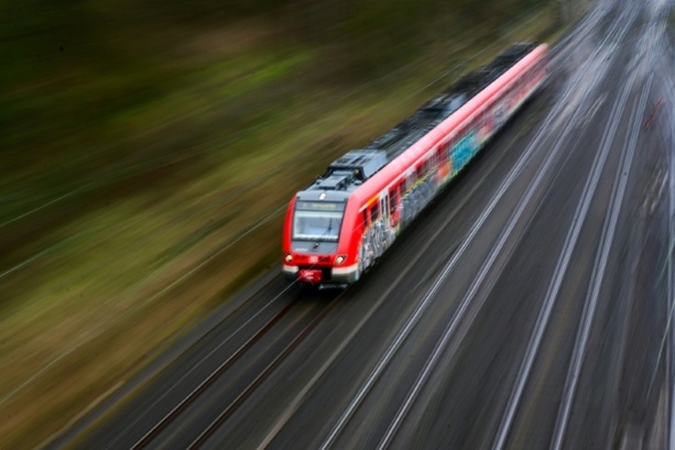 Bild vergr&ouml;&szlig;ern: EVG droht mit Streiks im Regionalverkehr  - Bahngewerkschaft macht Druck bei Gesetz zu Sicherheit