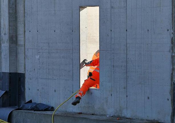 Bild vergr&ouml;&szlig;ern: Auftragseingang im Bauhauptgewerbe legt deutlich zu