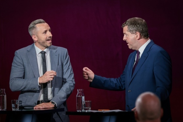 Bild vergr&ouml;&szlig;ern: Vor Landtagswahl in Sachsen-Anhalt: Spitzenduell zwischen CDU und AfD