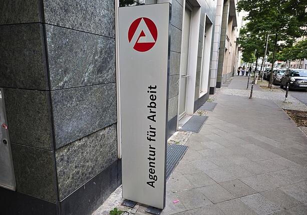 Bild vergr&ouml;&szlig;ern: Ifo-Barometer: Unternehmen bauen weniger Personal ab