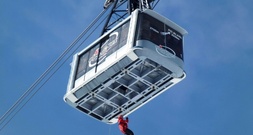 Seilbahn in französischen Alpen rammt Kran: 23 Menschen verletzt
