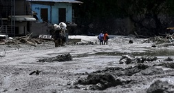 Nach Sturzflut: Bereits mehr als 350 Todesopfer in Nepal geborgen
