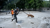 Zahl der Todesopfer nach Sturzflut in Nepal steigt auf mindestens 469