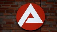 Lage am Arbeitsmarkt weiter schwierig - Arbeitslosigkeit erneut leicht gestiegen