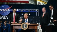 Trump kündigt neue Weltraum-Akademie an und zeichnet Artemis-2-Crew aus
