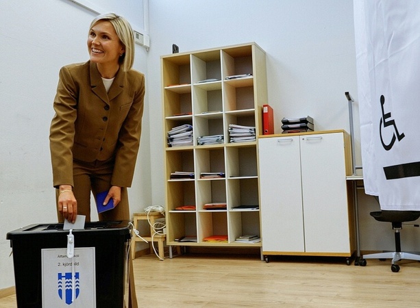Bild vergr&ouml;&szlig;ern: Islands Regierungschefin bezeichnet Referendum-Ausgang als Sieg für Demokratie