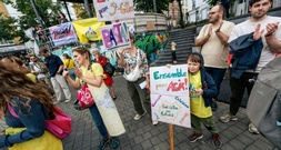 Hunderte demonstrieren gegen zunehmende Schusswaffengewalt in Brüssel