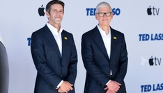 Apple-Chef Tim Cook übergibt an seinen Nachfolger John Ternus