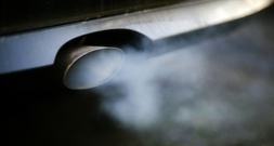 Umwelthilfe: Politikerinnen und Politiker nutzen wieder stärker Verbrenner-Autos