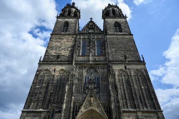 Bild vergr&ouml;&szlig;ern: Tausend Jahre nach Tod von Otto dem Großen: Gebeine in Magdeburger Dom beigesetzt