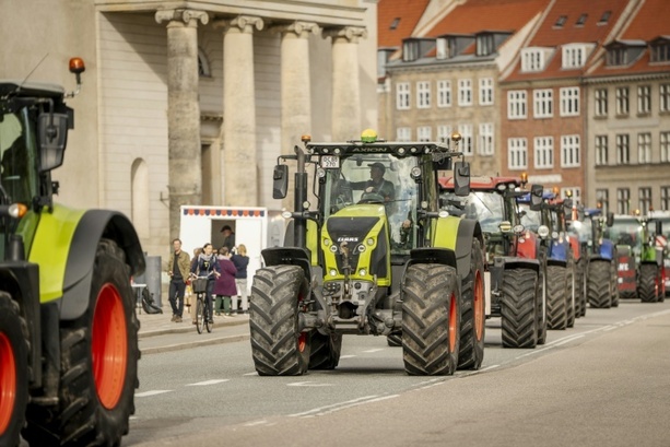 Bild vergr&ouml;&szlig;ern: Dänische Bauern protestieren gegen schärfere Düngeregeln