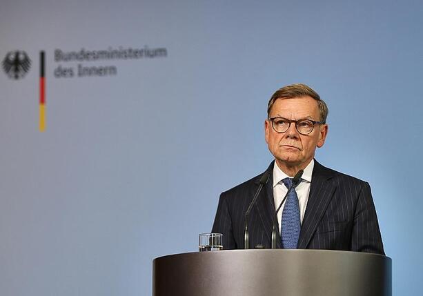 Bild vergr&ouml;&szlig;ern: Wadephul findet Russland-Sanktionen hart, aber nicht überzogen