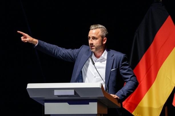 Bild vergr&ouml;&szlig;ern: Anschlagsversuch in Leipzig: AfD-Spitzenkandidat Siegmund fordert Diplomatie statt Sanktionen