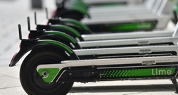 40 E-Scooter in Flusslauf in Bremen entdeckt: Hintergründe unklar
