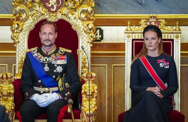 Bild vergr&ouml;&szlig;ern: Norwegens neuer König Haakon VIII. kündigt mehrwöchige Trauerzeit an