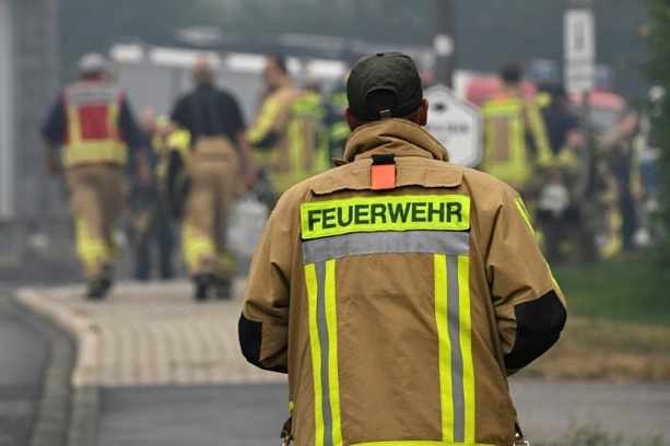 Bild vergr&ouml;&szlig;ern: Verdacht auf Brandstiftung: Hunderte Schweine bei Feuer in Thüringen verendet