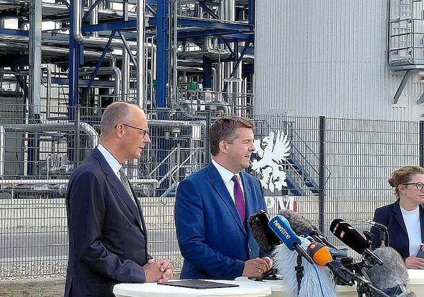 Bild vergr&ouml;&szlig;ern: Merz warnt bei Wahlkampftermin in Sachsen-Anhalt vor AfD-Wahl