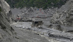 Zwei Verschüttete mehr als eine Woche nach verheerender Sturzflut in Nepal gerettet