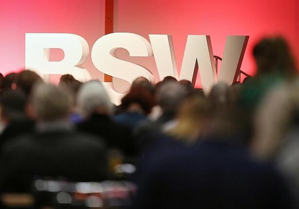 Bild vergr&ouml;&szlig;ern: Thüringen: Zehn BSW-Abgeordnete verlassen zunächst nur Partei