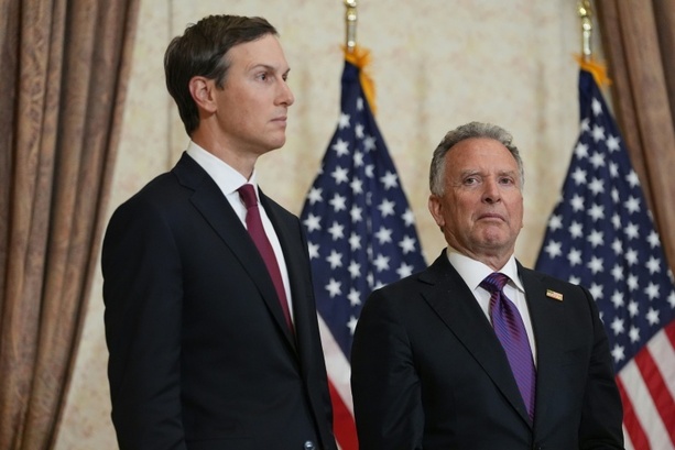 Bild vergr&ouml;&szlig;ern: US-Gesandte Kushner und Witkoff zu Gesprächen über Ukraine-Krieg in Moskau