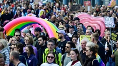 Mehrere tausend Teilnehmer versammeln sich zu Demokratiefestival in Magdeburg