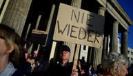 Tausende demonstrieren in Berlin nach AfD-Sieg in Sachsen-Anhalt