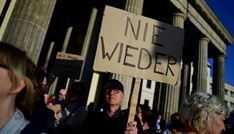 Tausende demonstrieren in Berlin nach AfD-Sieg in Sachsen-Anhalt