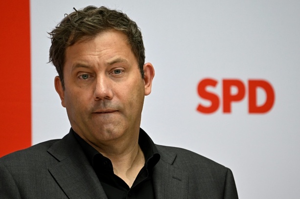 Bild vergr&ouml;&szlig;ern: Finanzminister Klingbeil stellt im Bundestag Haushaltsentwurf für 2027 vor