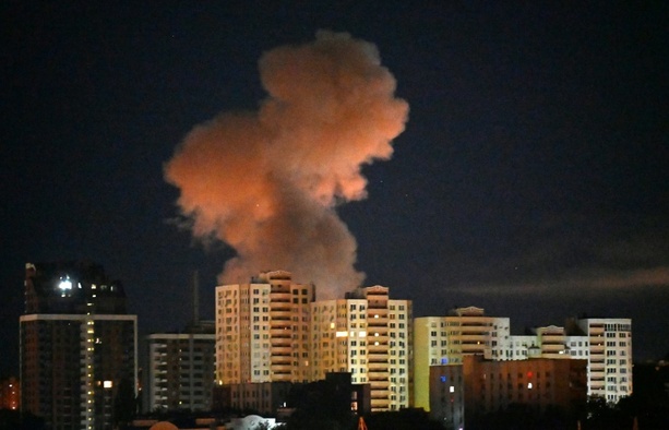 Bild vergr&ouml;&szlig;ern: Neue Angriffe auf Kiew nach Ende von Feuerpause - Selenskyj hofft auf baldige Verhandlungen