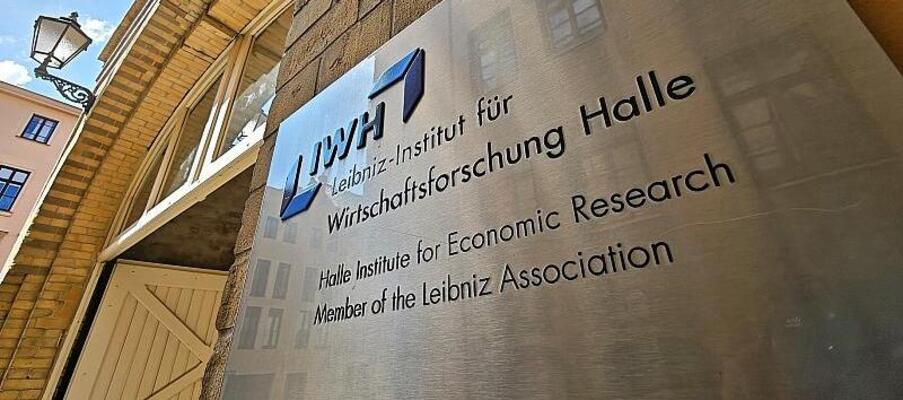 IWH: Firmenpleiten gehen im August zurück - weiter hohes Niveau