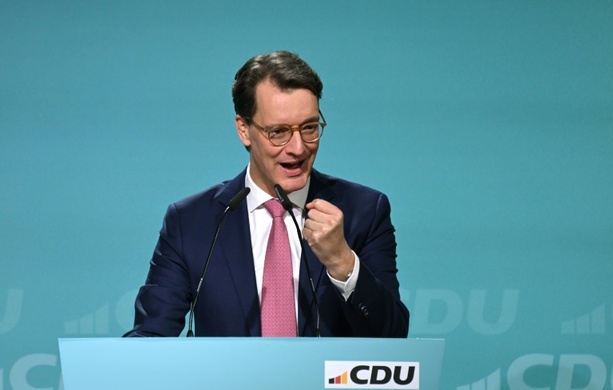 Bild vergr&ouml;&szlig;ern: NRW-Ministerpräsident Wüst fordert Bund-Länder-AG zur Prüfung der AfD