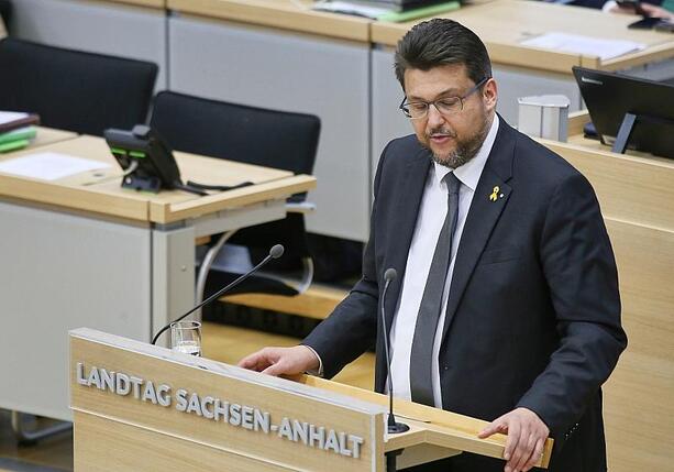 Bild vergr&ouml;&szlig;ern: Sachsen-Anhalt: CDU-Politiker rudert nach Enthaltungs-Aussage zurück