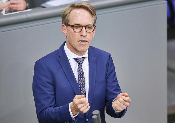 Bild vergr&ouml;&szlig;ern: Henrichmann verteidigt Ausgrenzungen im Geheimdienst-Gremium