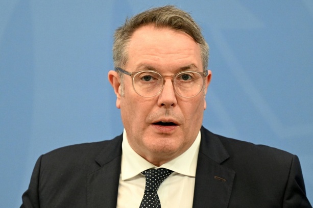 Bild vergr&ouml;&szlig;ern: SPD-Vize Schweitzer spricht sich für Expertenregierung in Sachsen-Anhalt aus
